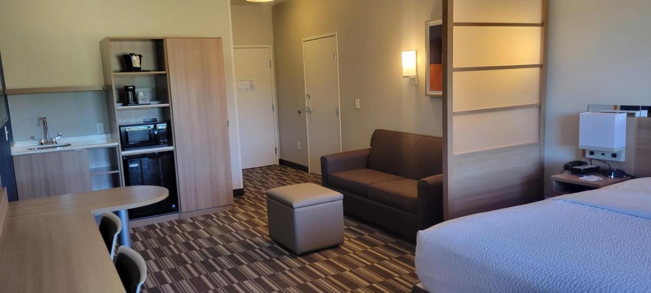 Microtel Inn & Suites By Wyndham Fountain Fort Carson Dış mekan fotoğraf