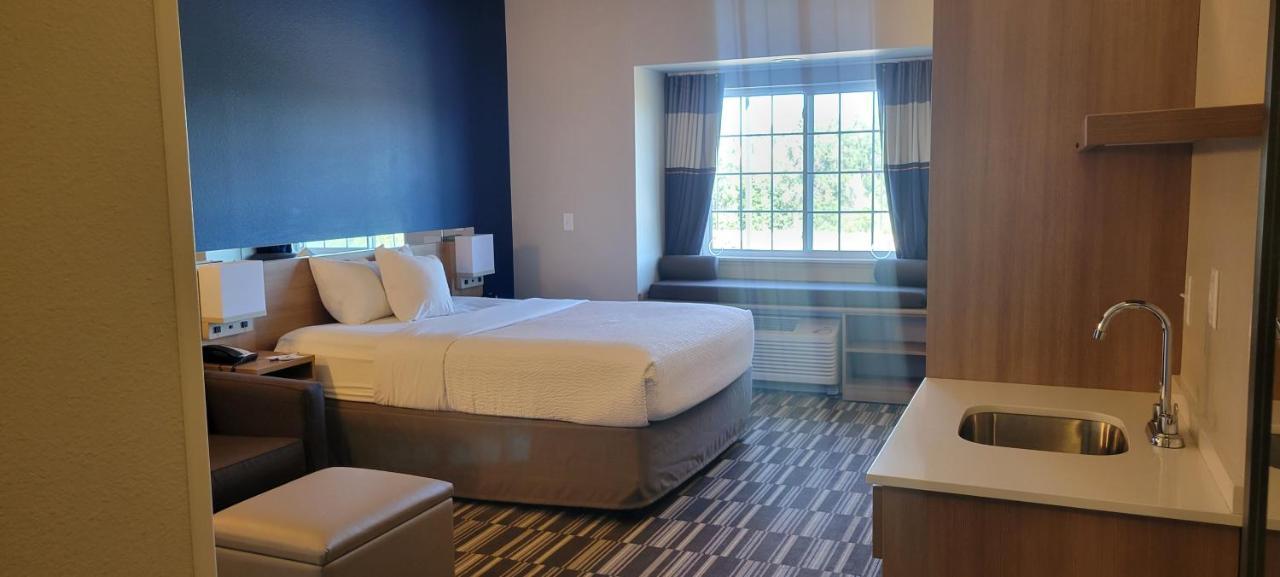 Microtel Inn & Suites By Wyndham Fountain Fort Carson Dış mekan fotoğraf